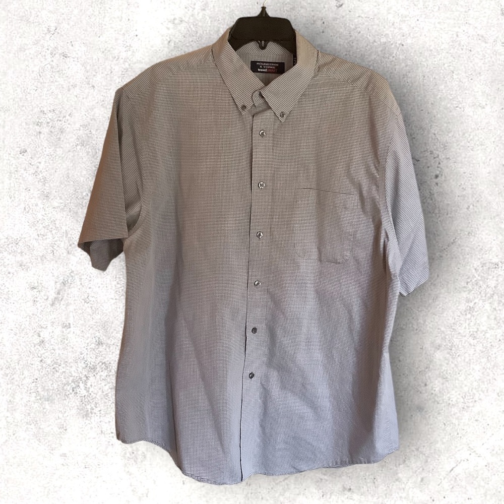 Roundtree & Yorke Men’s Short Sleeve Button Down Shirt